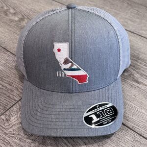 Travis Mathew Golf Hat Stater 3.0 California Bear‎ Snapback Hat Gray Flexfit NWT